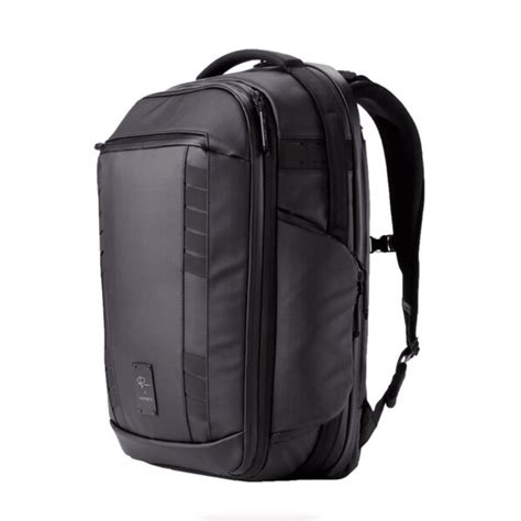 peter mckinnon nomatic backpack.